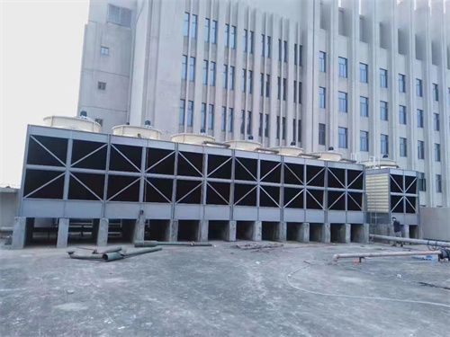 橫流式冷卻塔和逆流式冷卻塔的區(qū)別?(中溫逆流式方形冷卻塔規(guī)格)